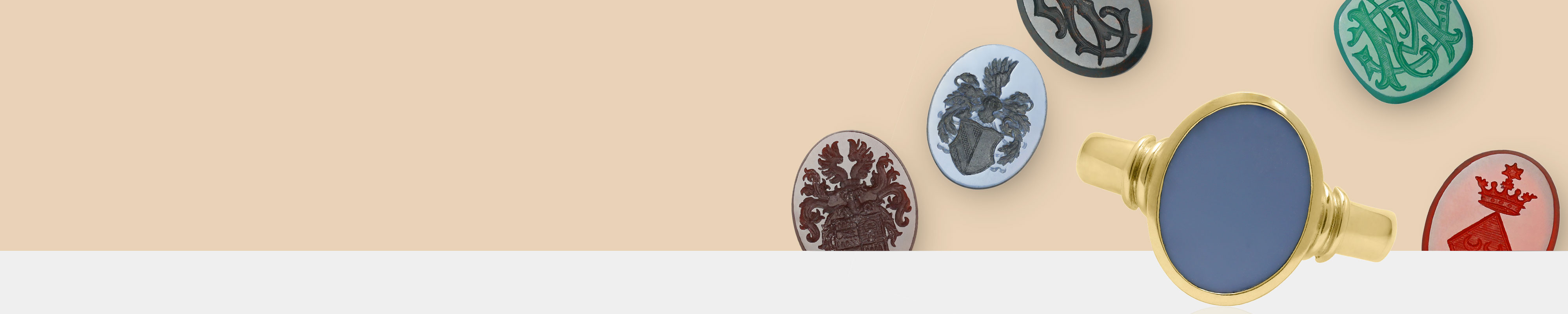 Een zegelring met verschillende lagenstenen