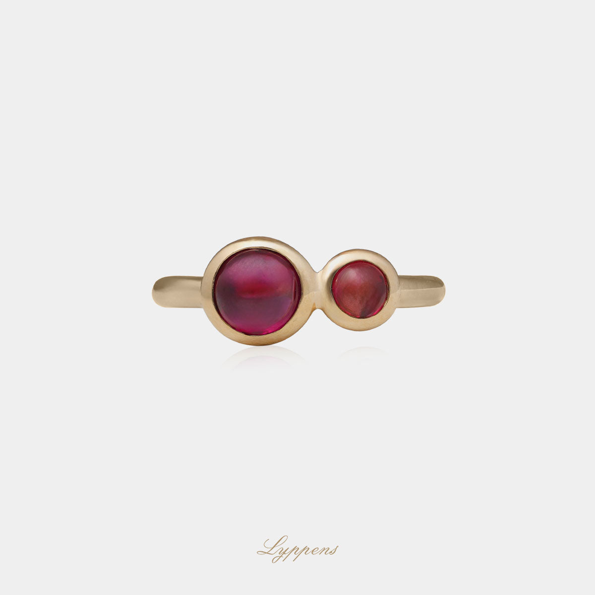 Yellow gold ring with rhodolite