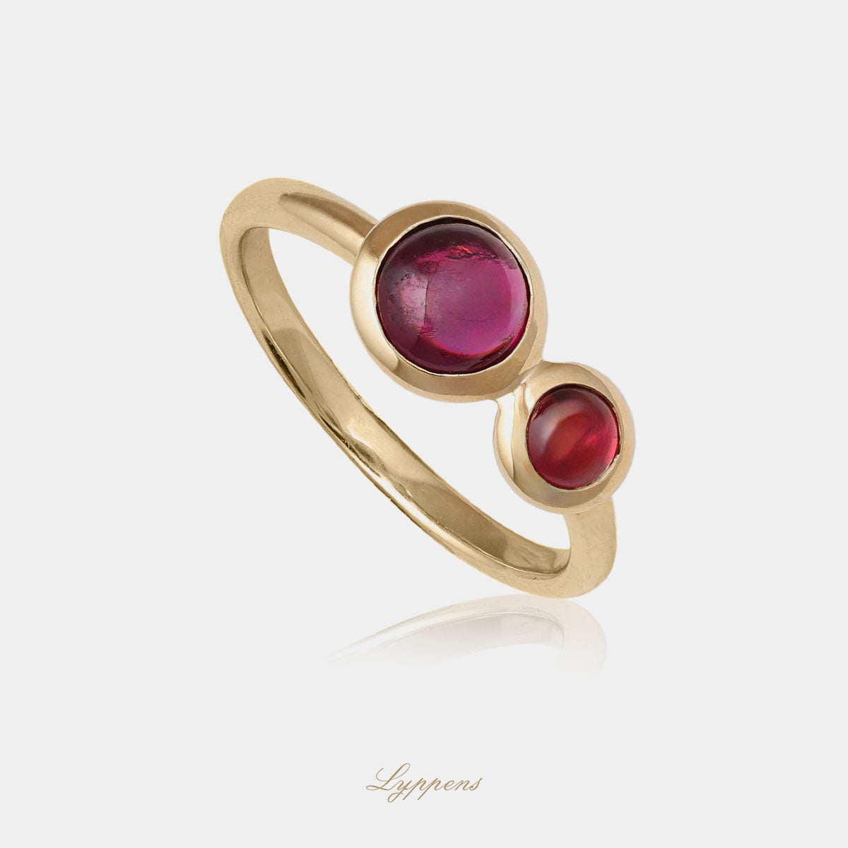 Yellow gold ring with rhodolite