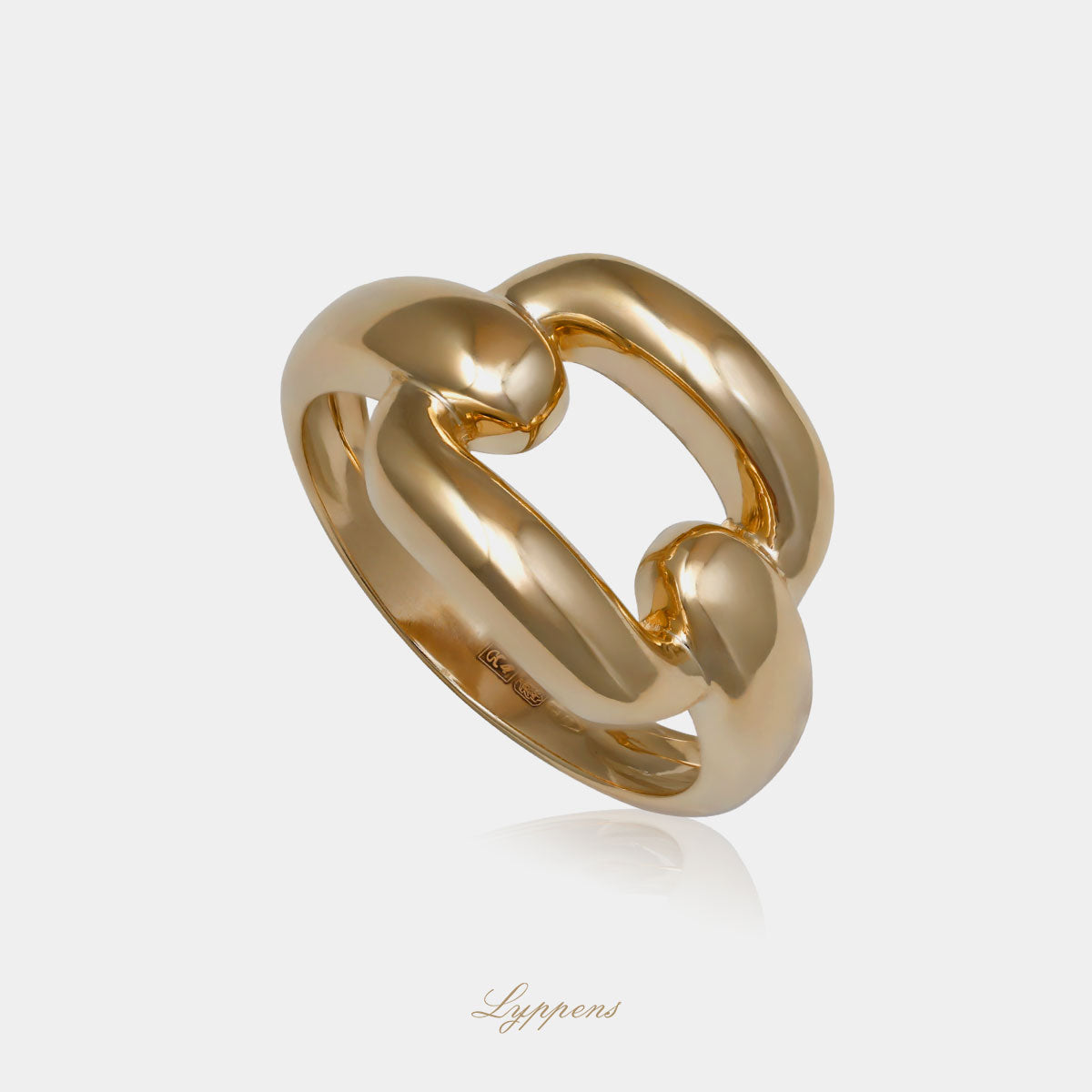 14kt geelgouden ring gedecoreerd met een schakel vormige element.
