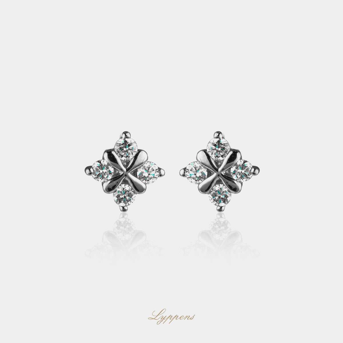 Witgouden oorbellen met diamant