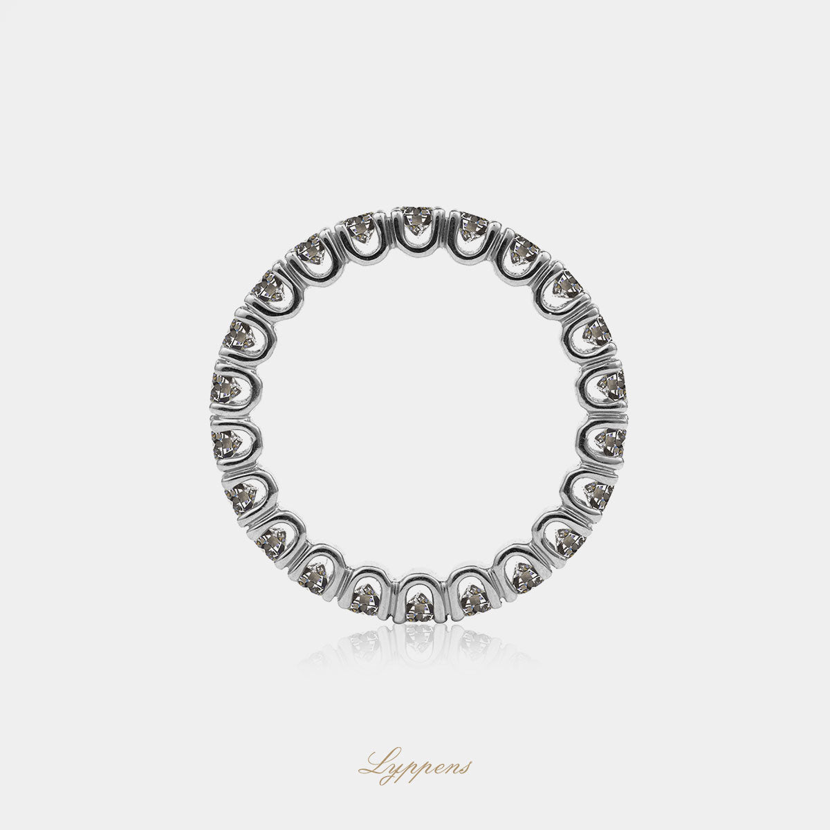 White gold alliance ring with diamond