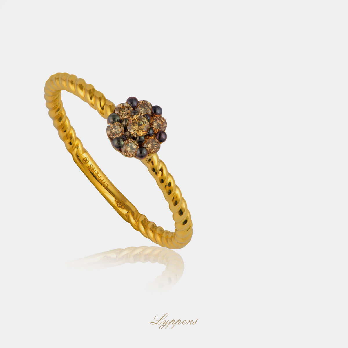 Geelgouden getorste ring met Bruine diamant