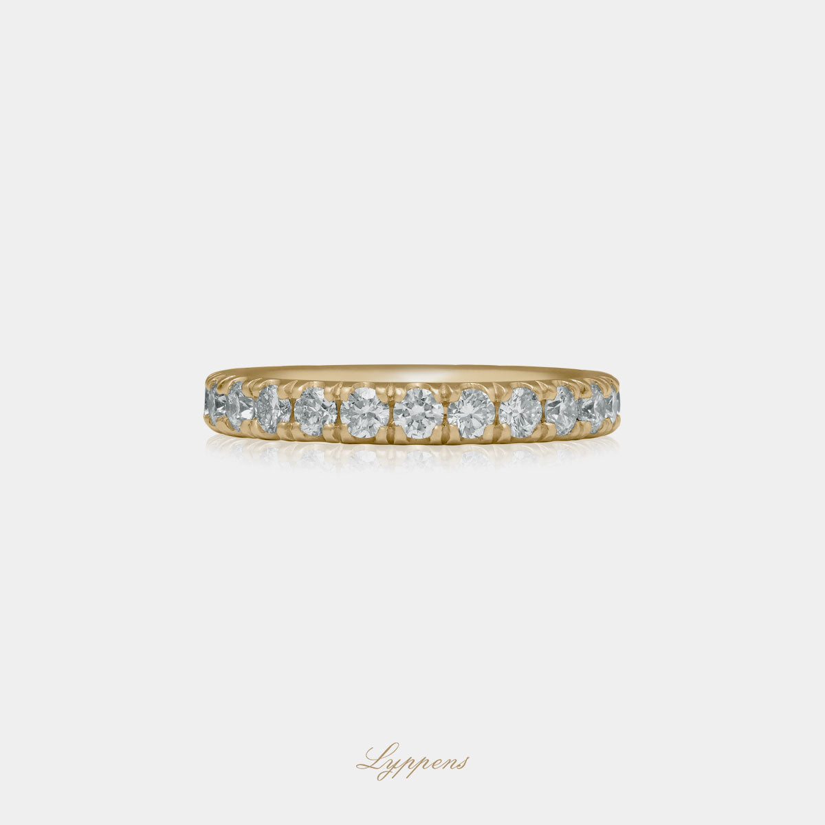 Geelgouden alliance ring gezet met briljant geslepen diamant met een totaalgewicht van 1.50ct.