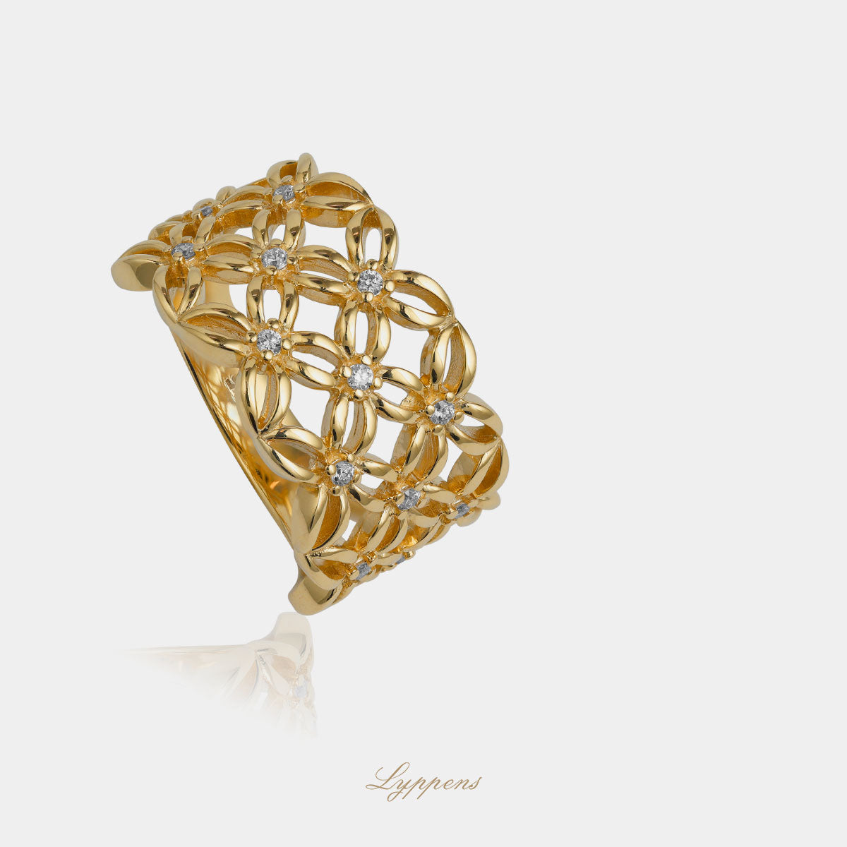 Yellow gold ring with diamonds