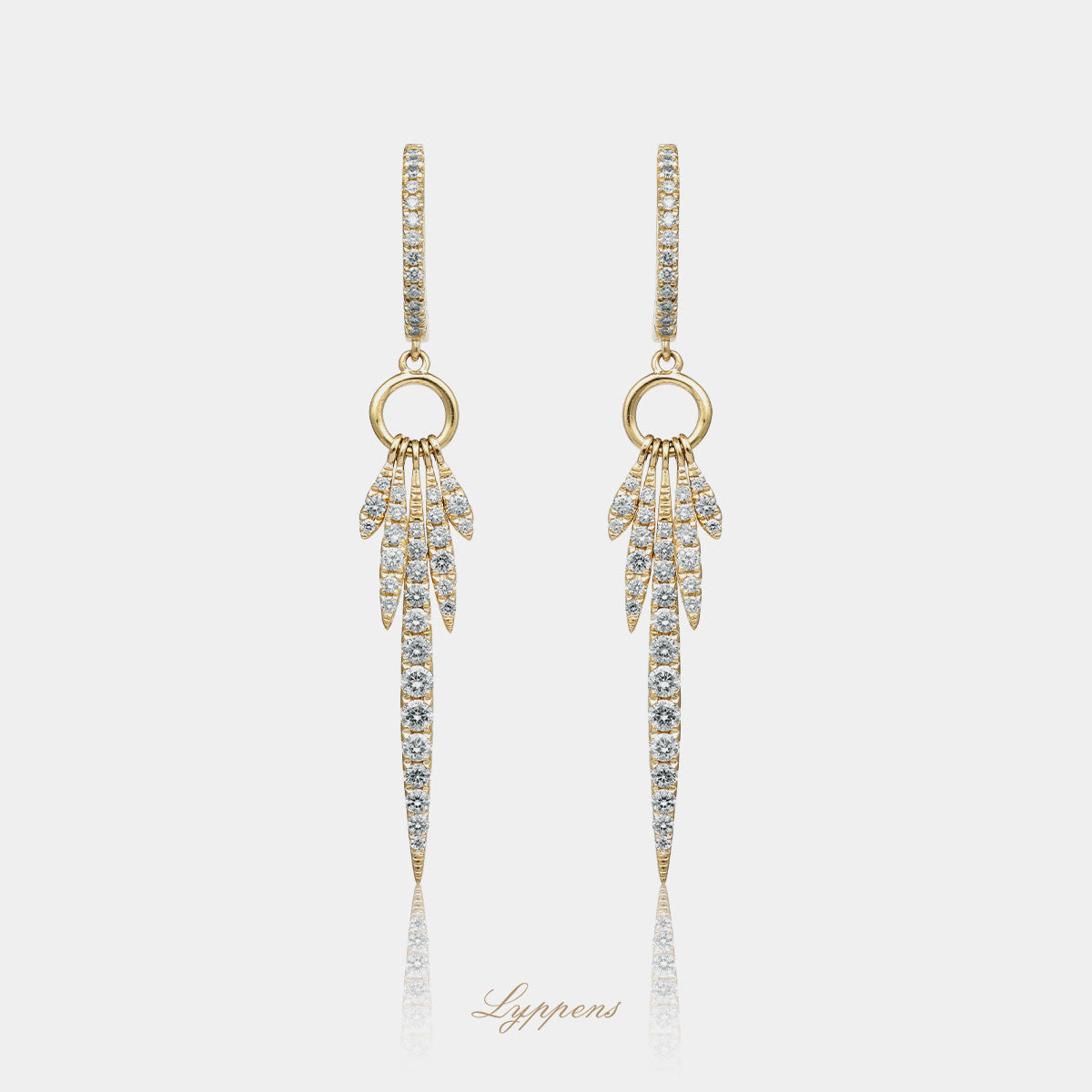 14kt geelgouden oorringen met diamant en vijf navette pavé elementen 0.68ct H SI