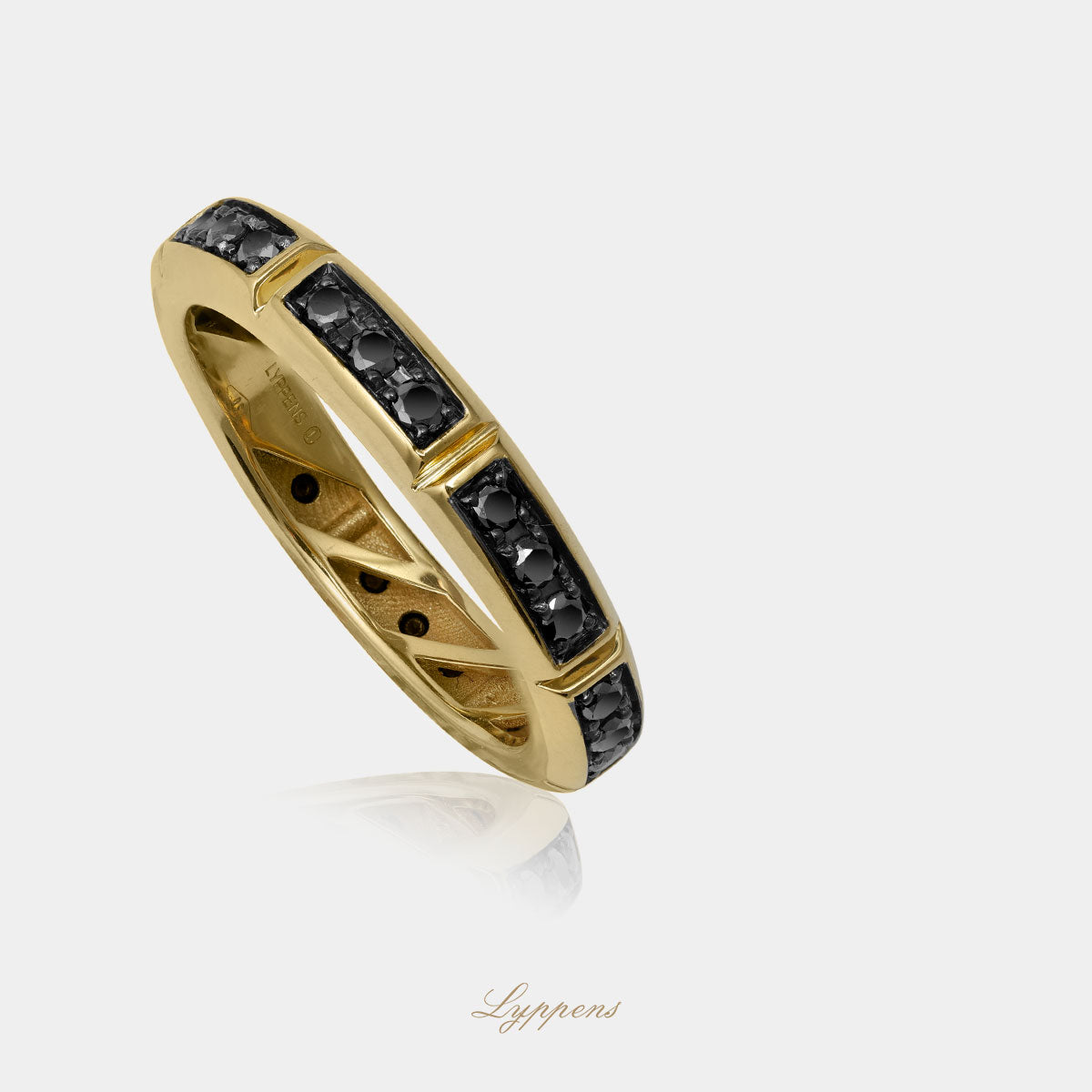 Yellow gold ring with diamonds