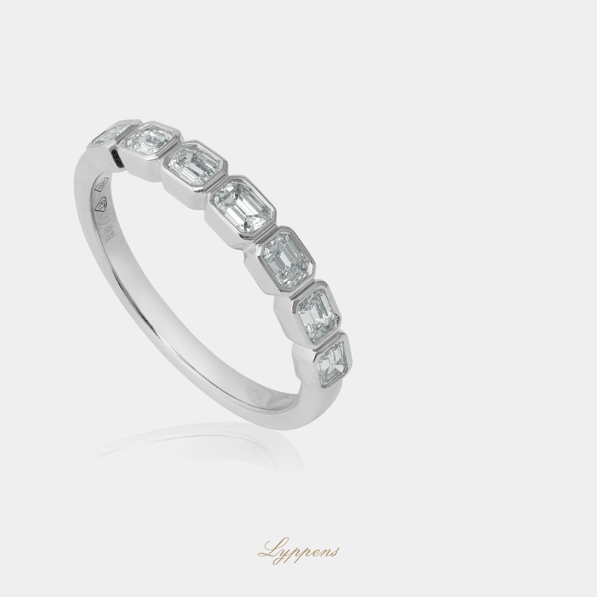 Witgouden rijring met diamant
