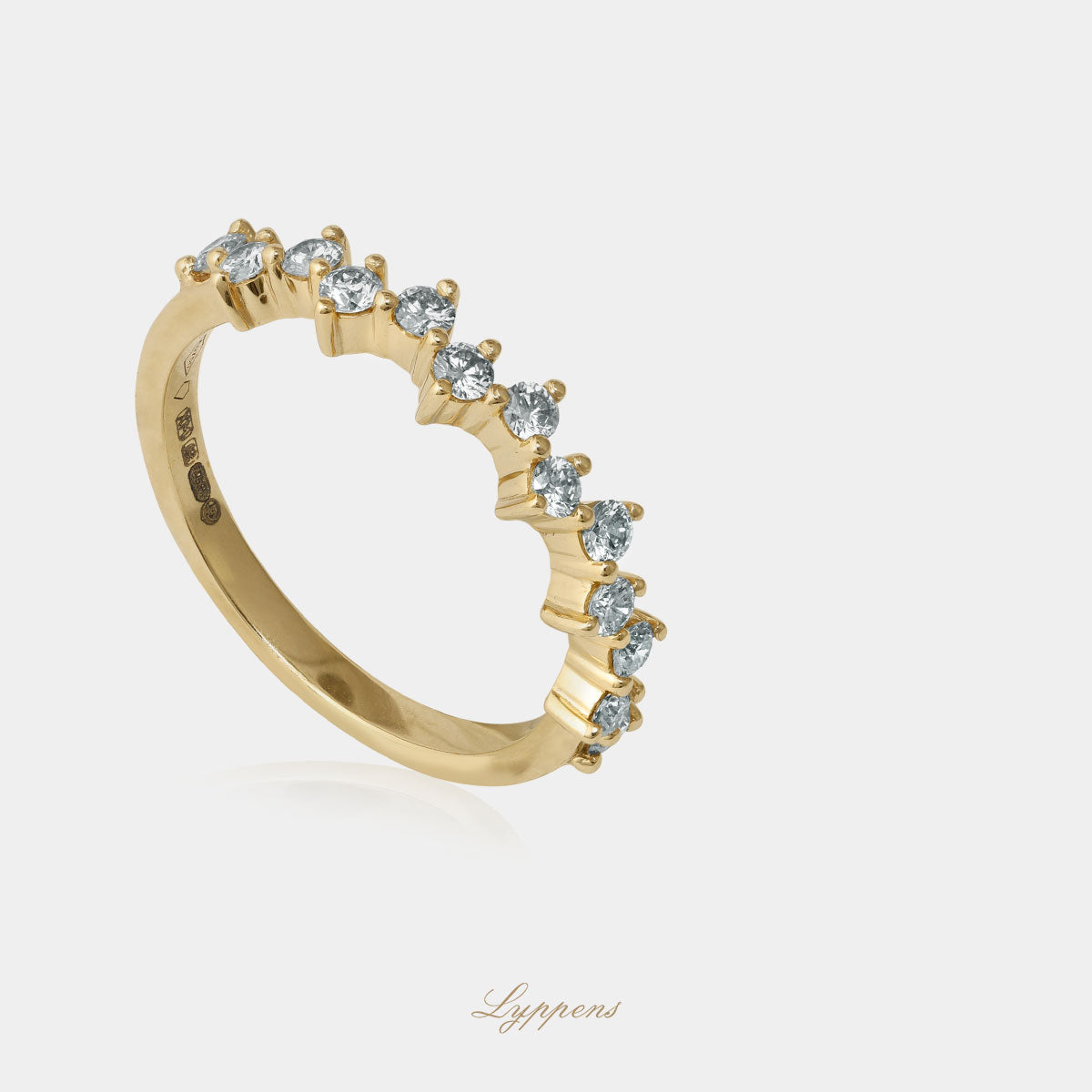 Yellow gold ring with diamonds