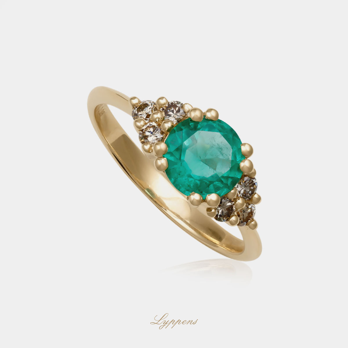 18kt geelgouden ring met smaragd en bruine diamanten met zuiverheid SI1