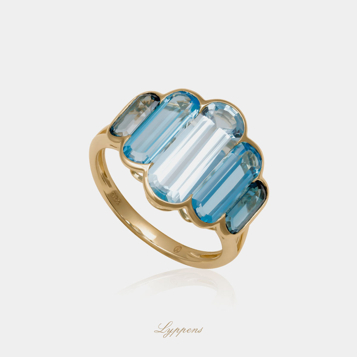 14kt geelgouden ring met langwerpige ovale topaas met kleurverloop van licht naar donker blauw