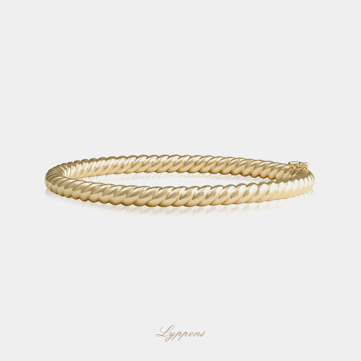 14kt geelgouden getorste bangle armband met een breedte van 5mm