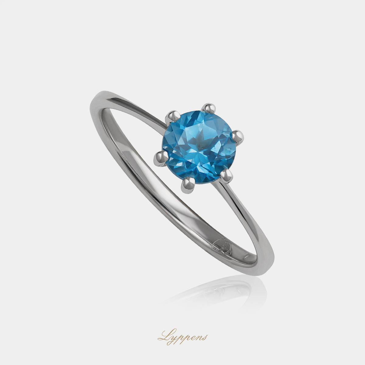 14kt witgouden ring met Swiss blue topaas in klassieke zespoots zetting