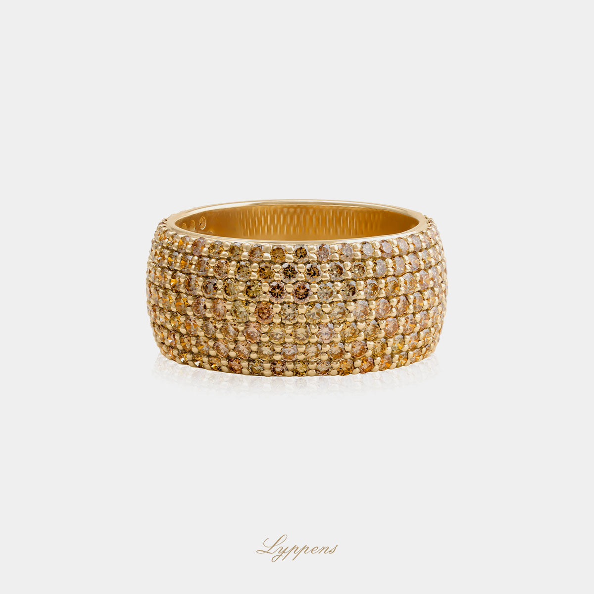 18kt geelgouden rijring pavé gezet met zeven rijen briljant geslepen bruine diamant van 2.30ct