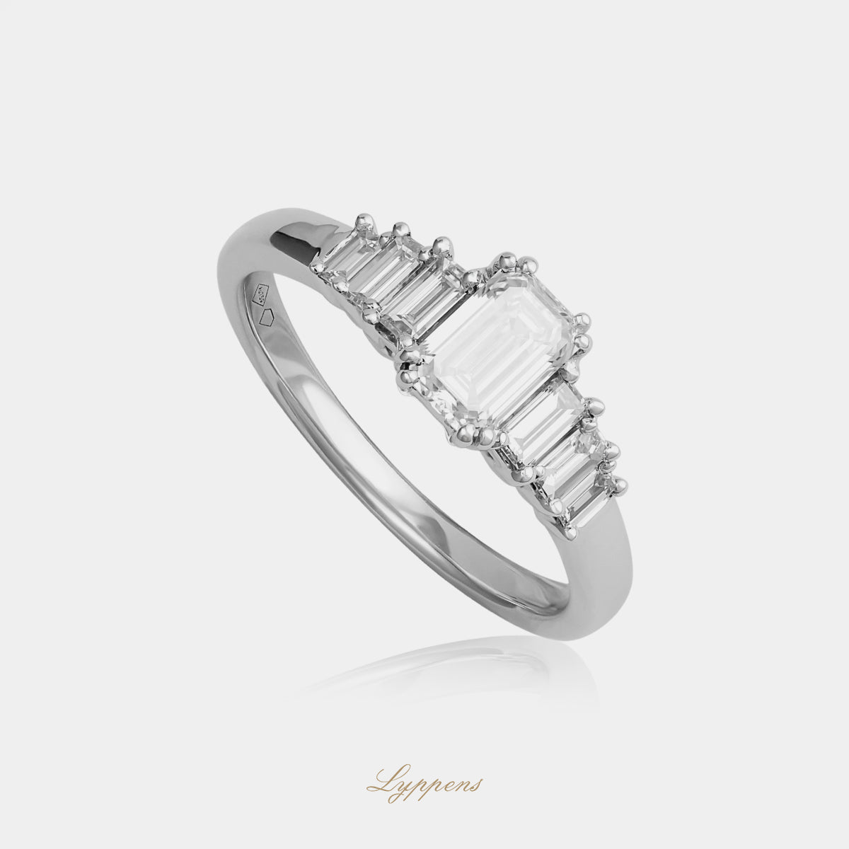 Witgouden ring met diamant