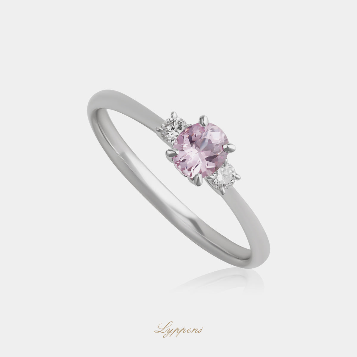 18 karaat witgouden ring met roze saffier en briljant geslepen diamant zijstenen 0.09ct