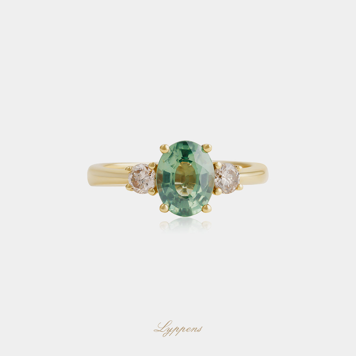 18kt geelgouden ring met ovaal onbehandelde groene saffier en bruine diamant 0.24ct VS