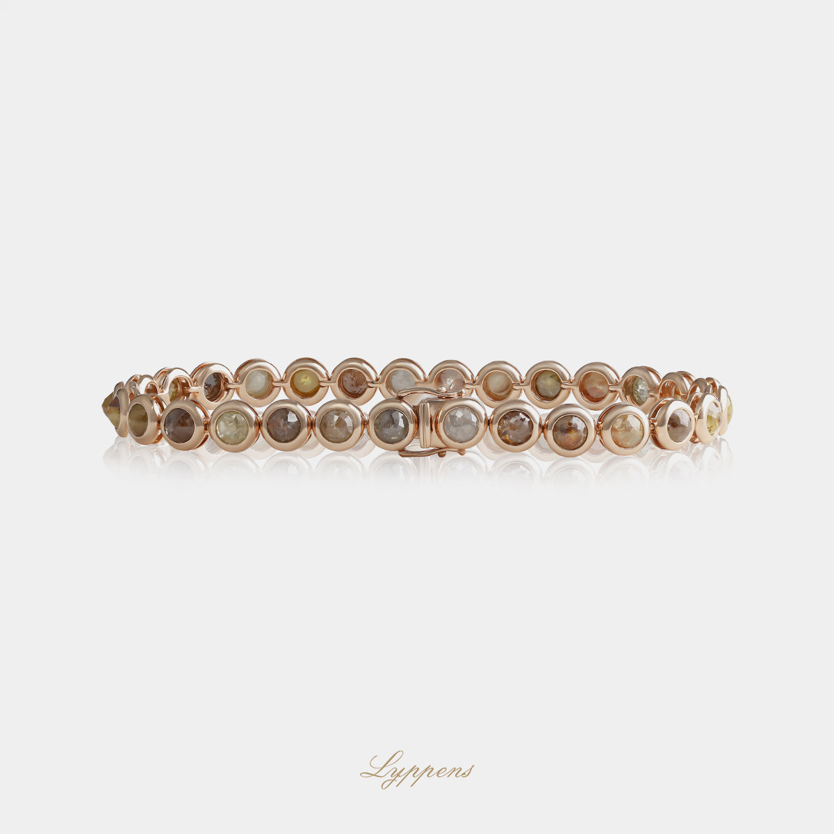 18 karaat roségouden tennisarmband rondom gezet met kleurrijke roosgeslepen diamanten met een totaalgewicht van 11.50ct