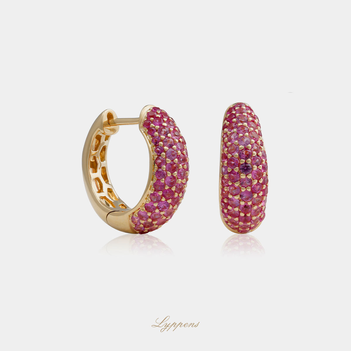 18kt geelgouden oorringen, deze oorbellen zijn gezet pavé gezet met roze saffier.