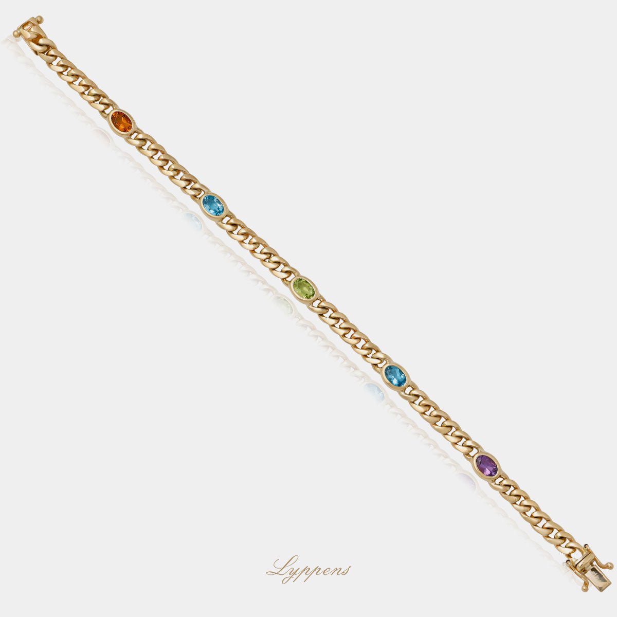Geelgouden gourmet schakelarmband gezet met verschillende edelstenen.