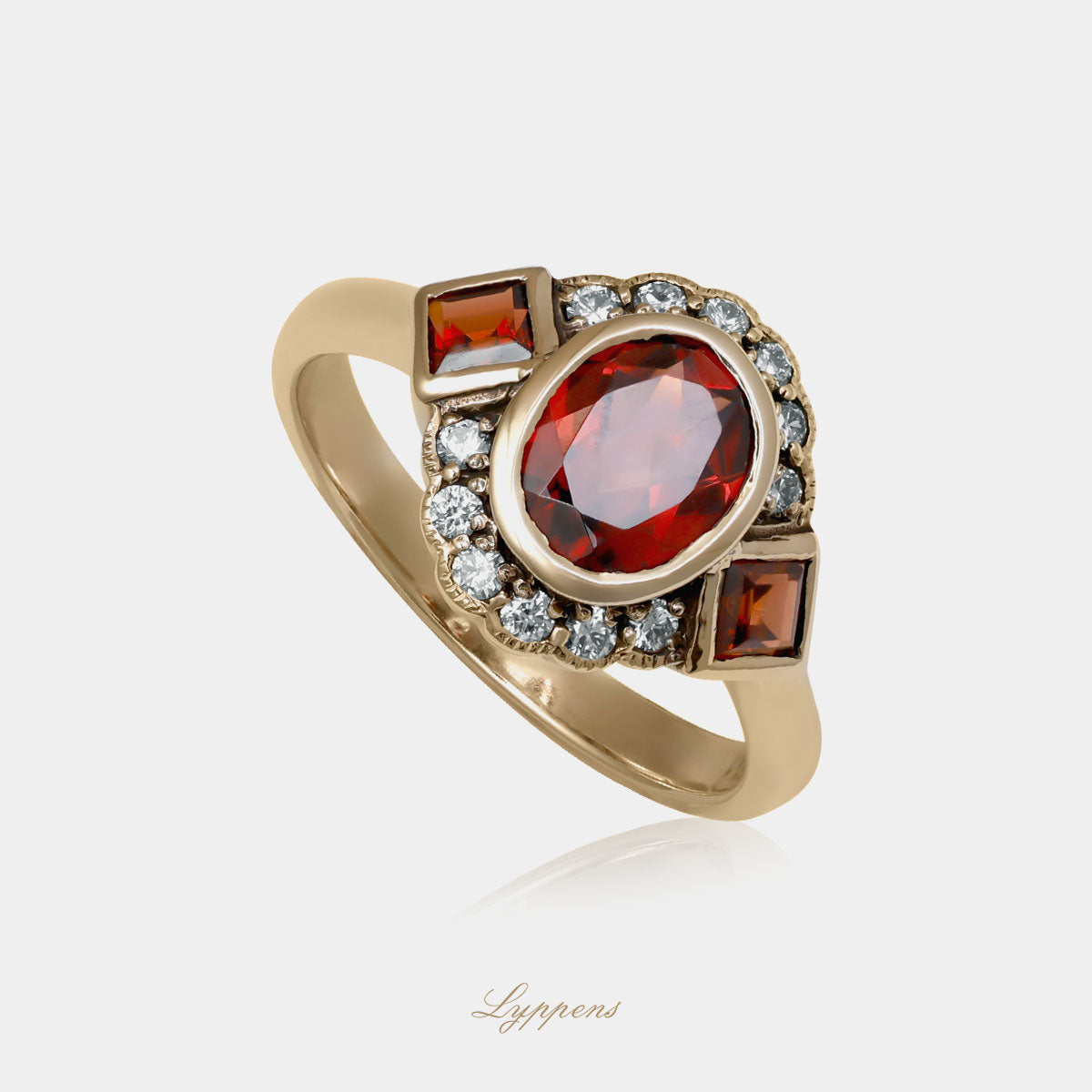 Geelgouden ring gezet met ovale en vierkante granaat en briljant geslepen diamant.