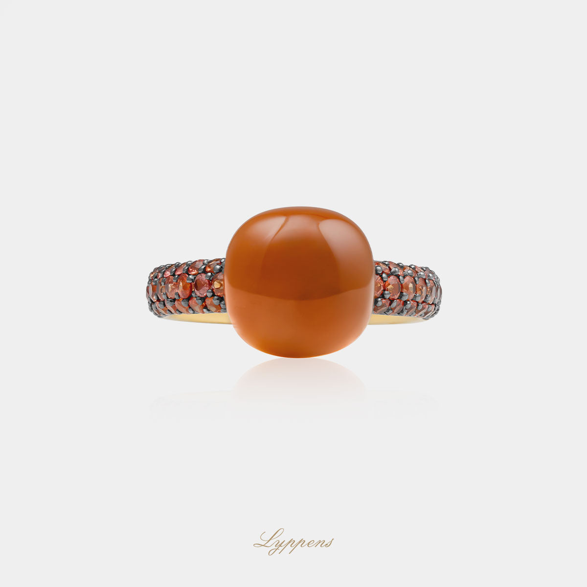 18 karaat geelgouden ring met citrien cabochon en rode saffier pavé scheen