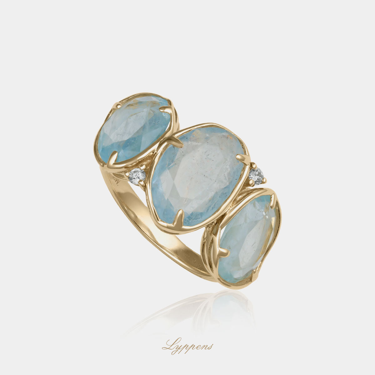 18kt geelgouden ring met ovaal aquamarijn en briljant diamant 0.04ct H SI