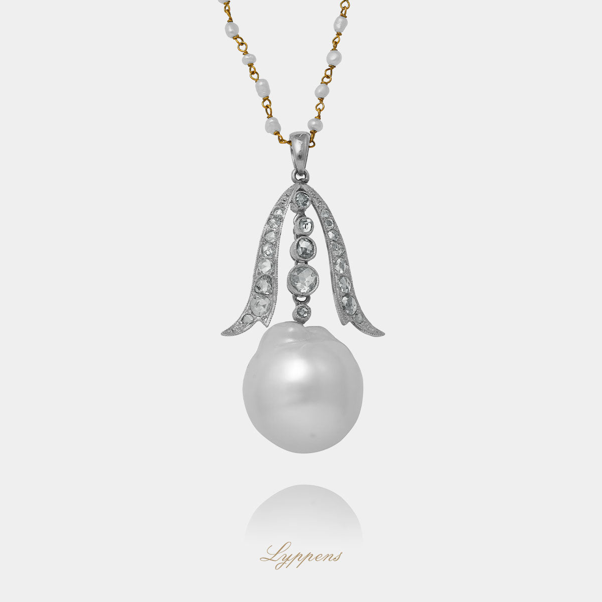 Geel- witgouden vintage Belle Epoque hanger met een grote Zuidzee parel