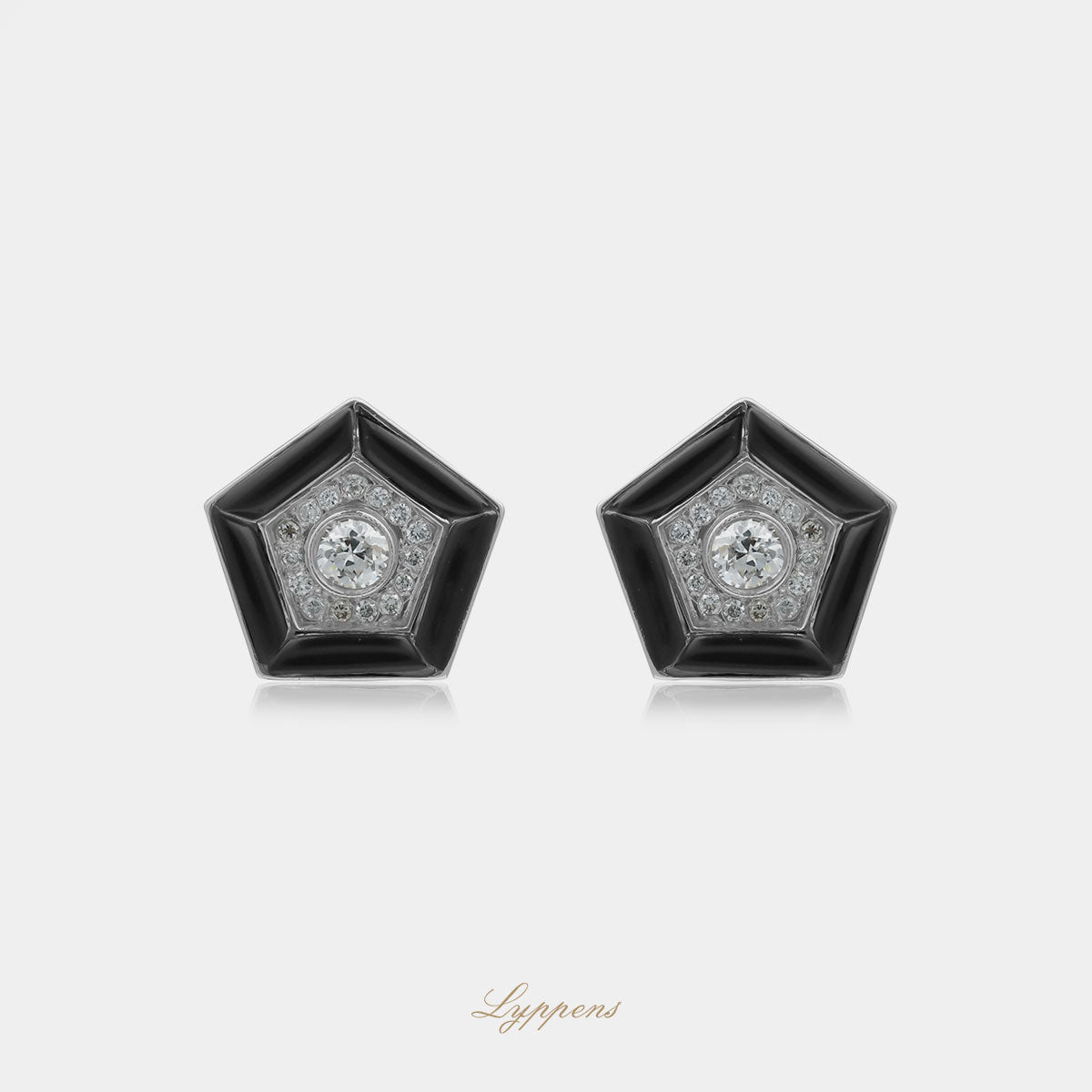 Witgouden Art Deco oorbellen met onyx en diamant