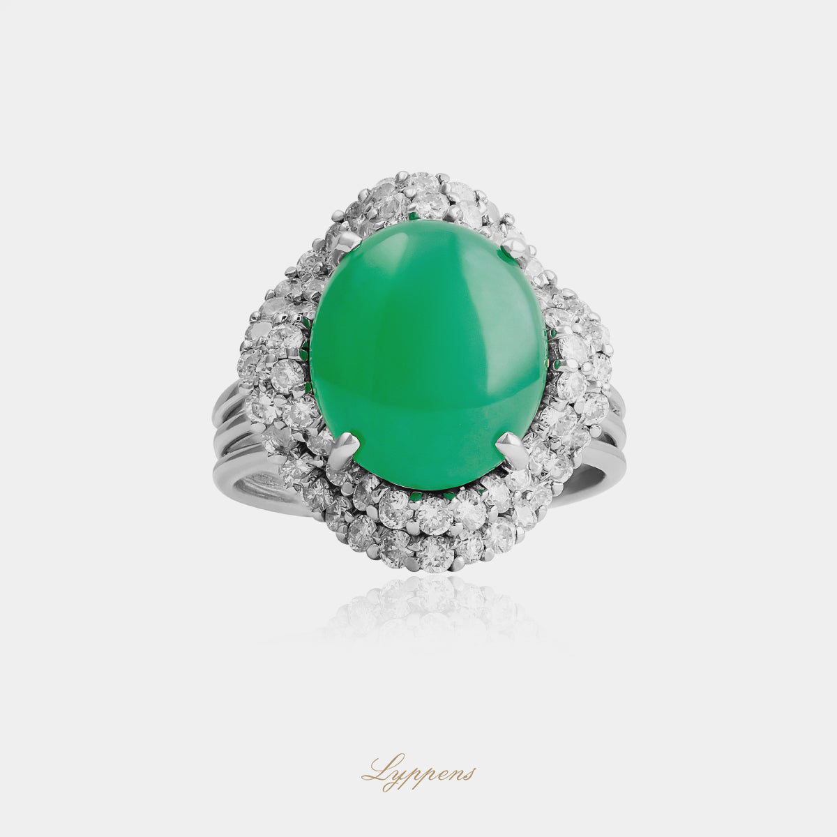 BWG witgouden vintage entourage ring met ovale jade en briljant diamant ca. 1.15ct