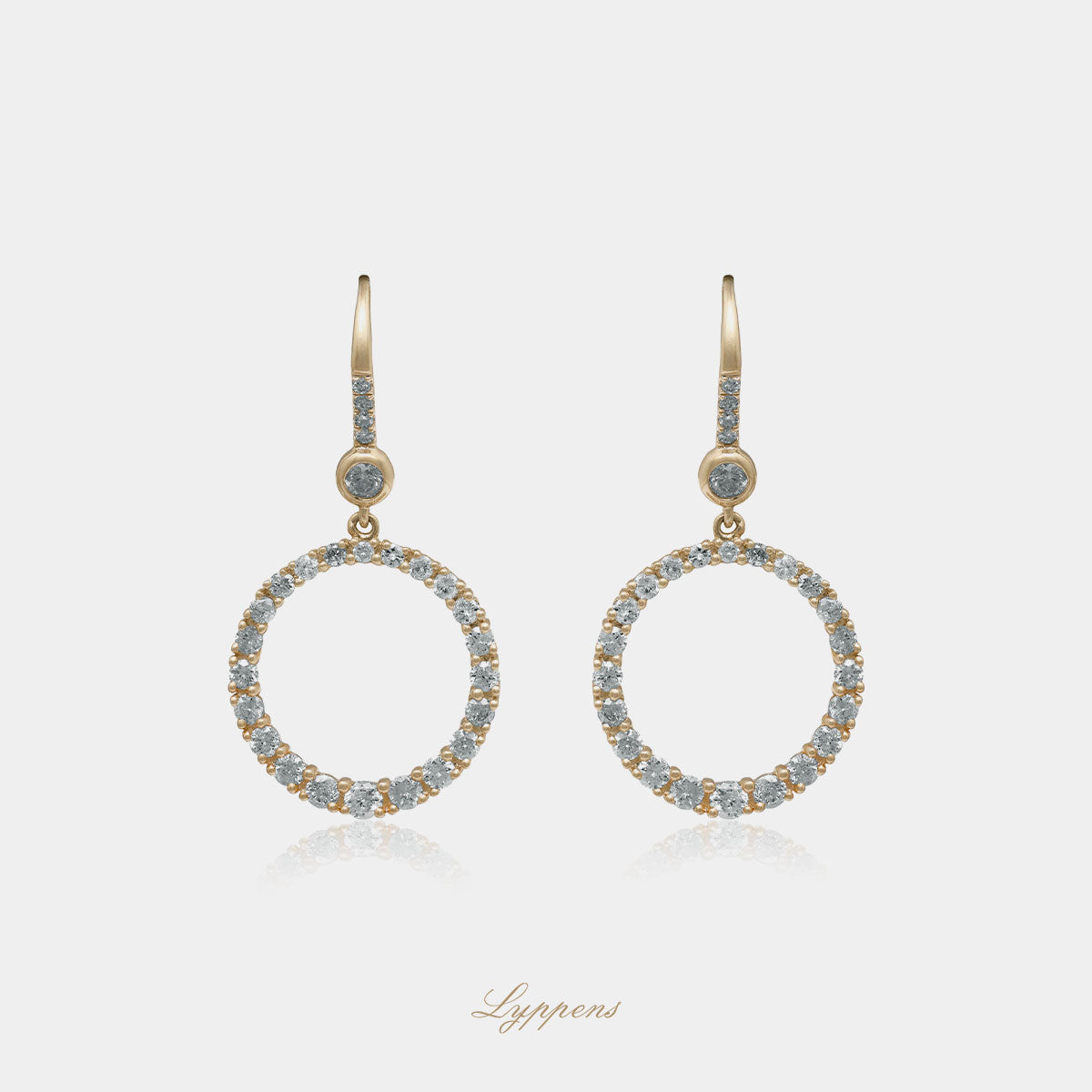 Yellow gold vintage earrings with diamonds