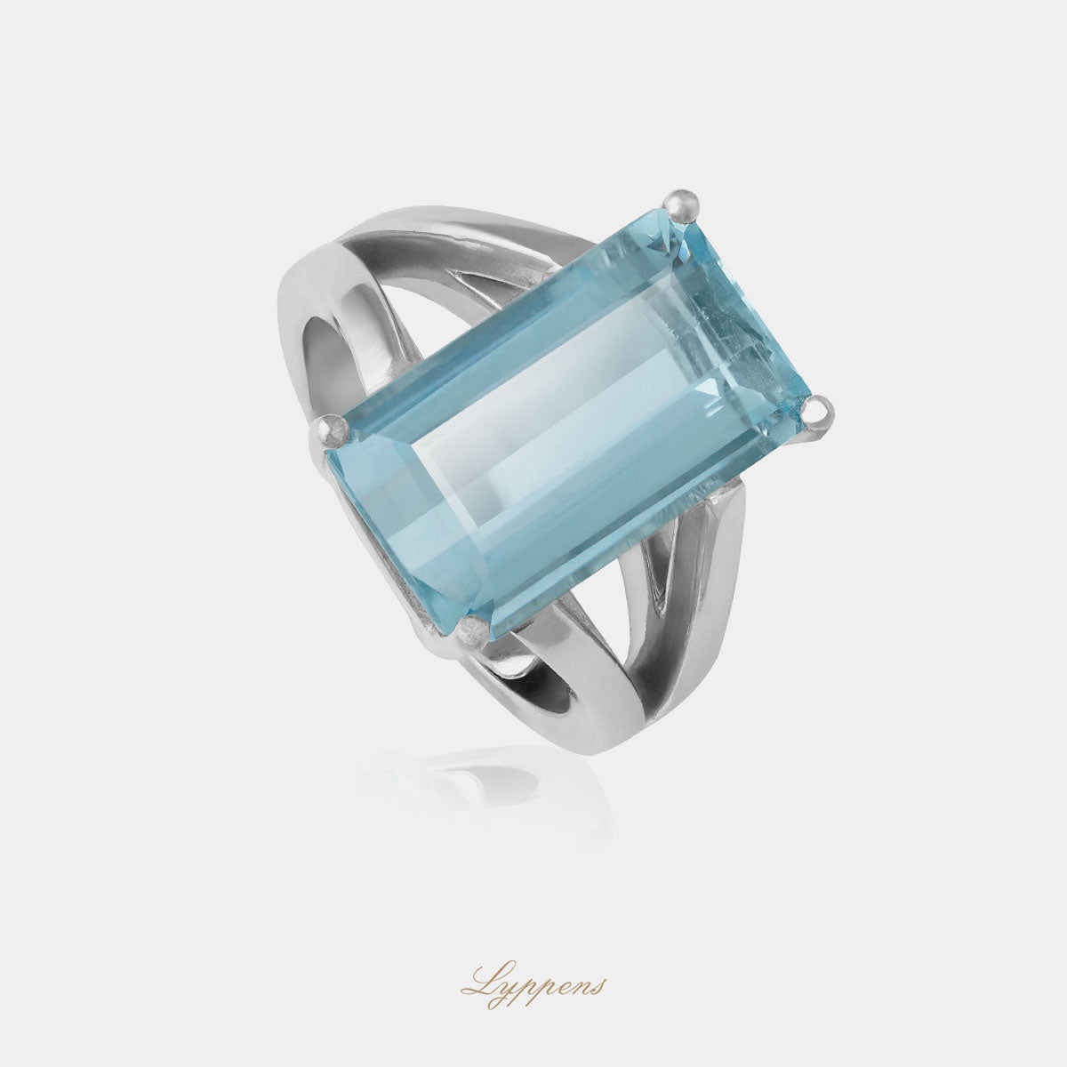 Witgouden vintage ring met aquamarijn