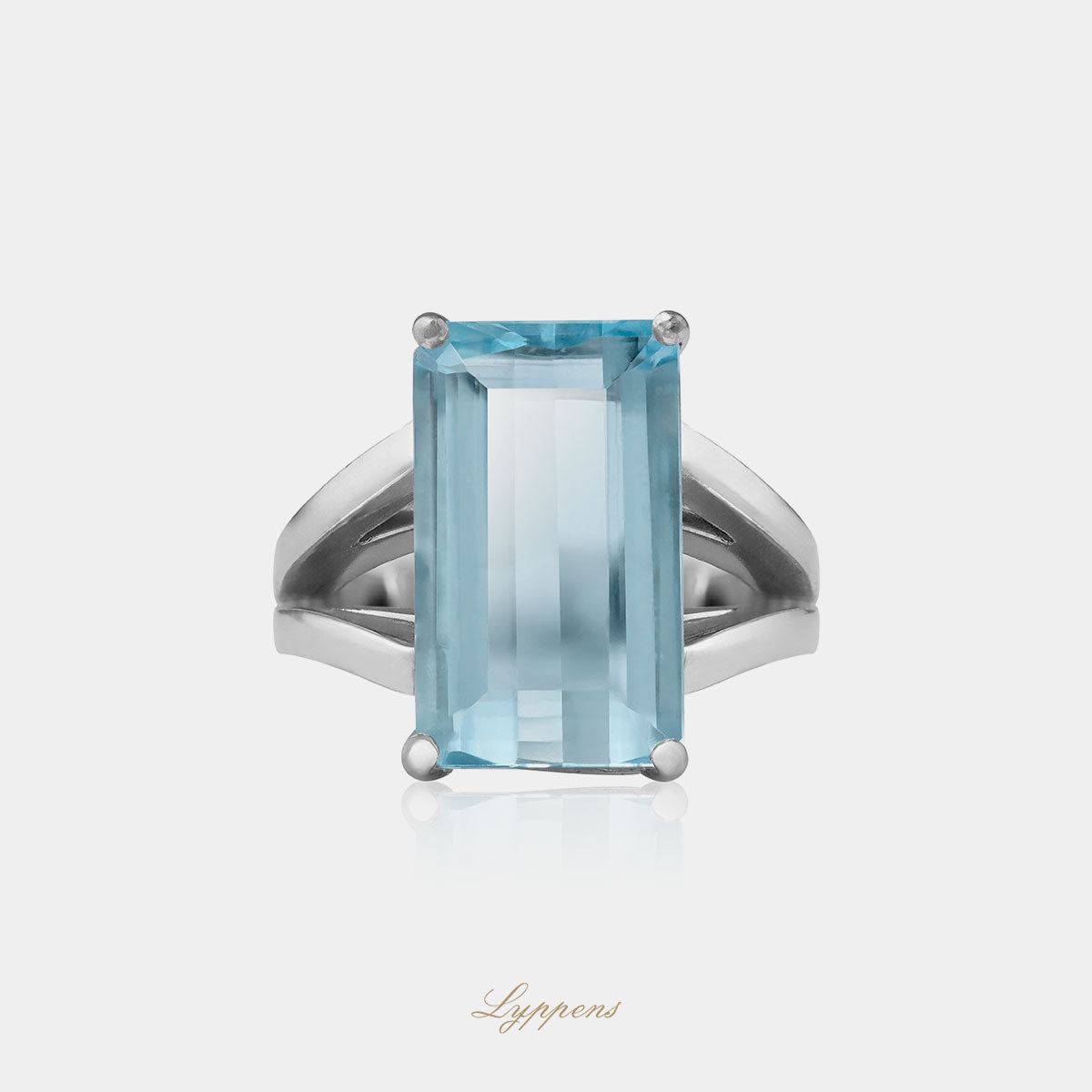Witgouden vintage ring met aquamarijn