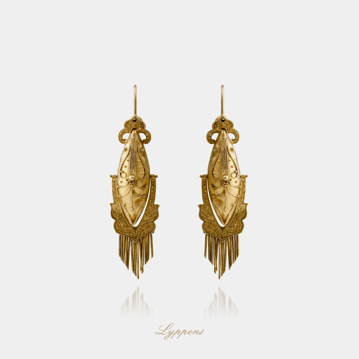 14kt geelgouden Victoriaanse oorhangers in neo-etruskische stijl met rijk gedetailleerd historisch ontwerp
