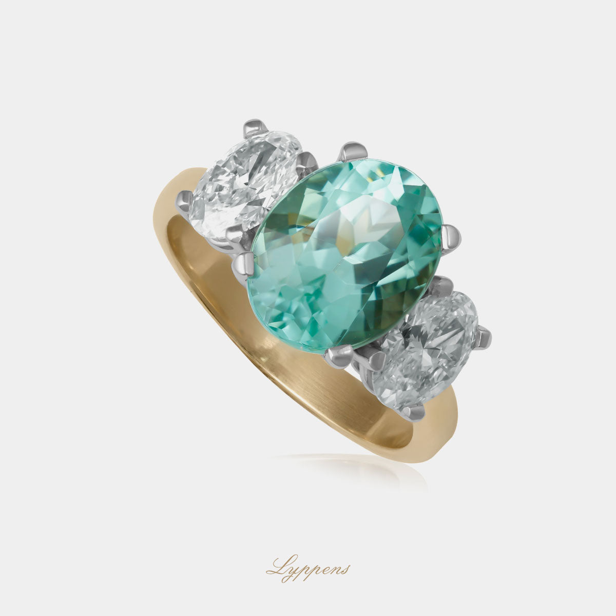 Geel- en witgouden ring met mintkleurige toermalijn en diamanten