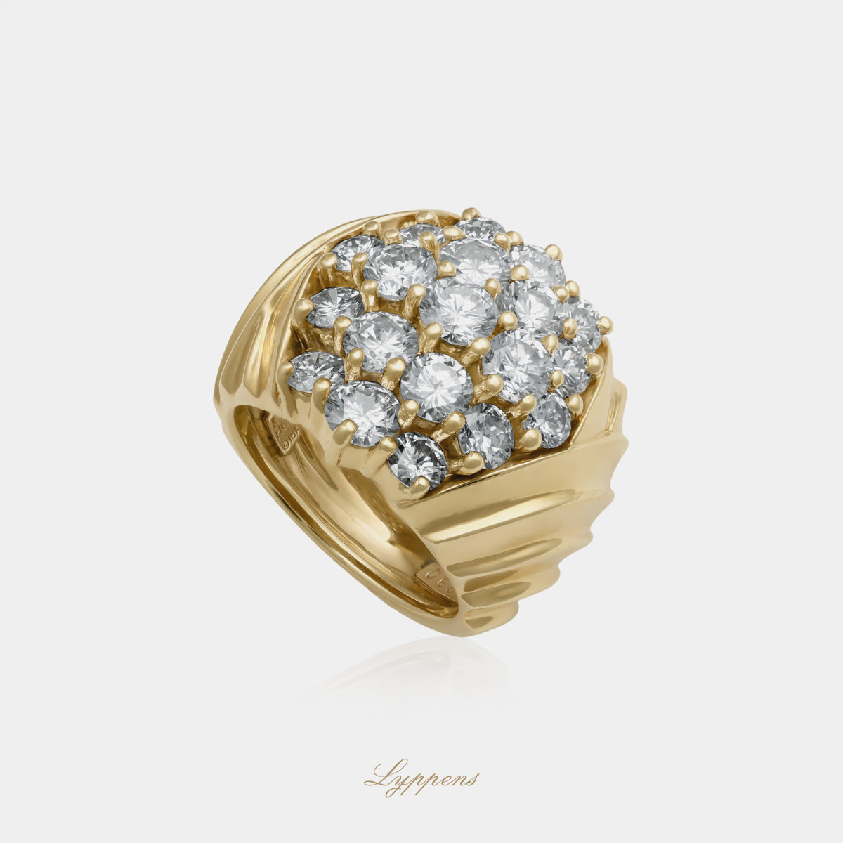 18kt geelgouden vintage jaren '70 cocktailring gezet met briljant geslepen diamant