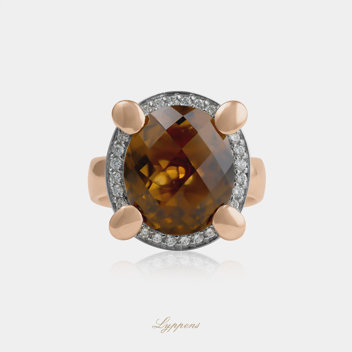 18kt roségouden entourage ring met ovaal geslepen rookkwarts en ca. 0.48ct briljant geslepen diamanten