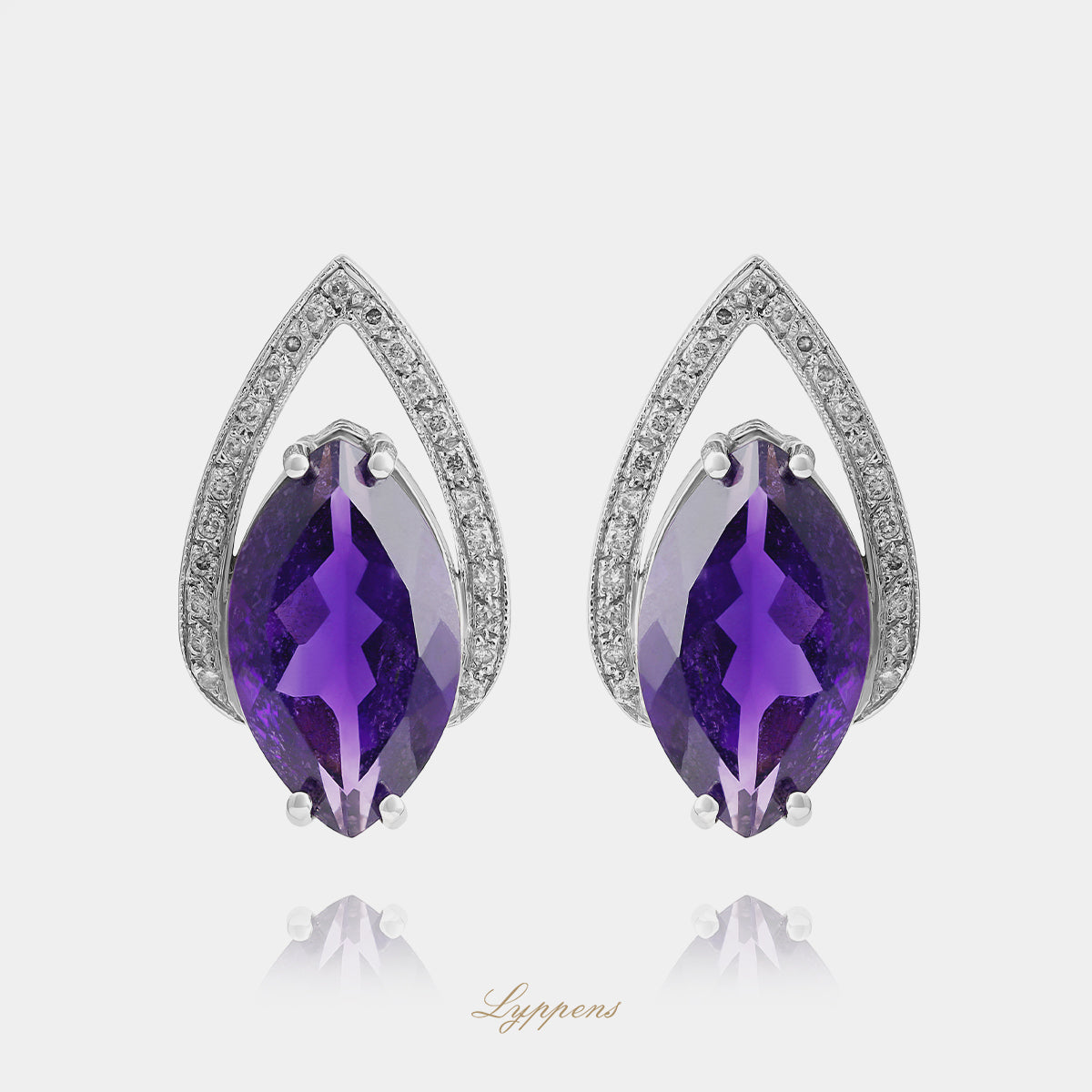 18kt witgouden vintage oorstekers met markies geslepen amethist en briljant diamant ca. 0.25ct H SI, millegrain