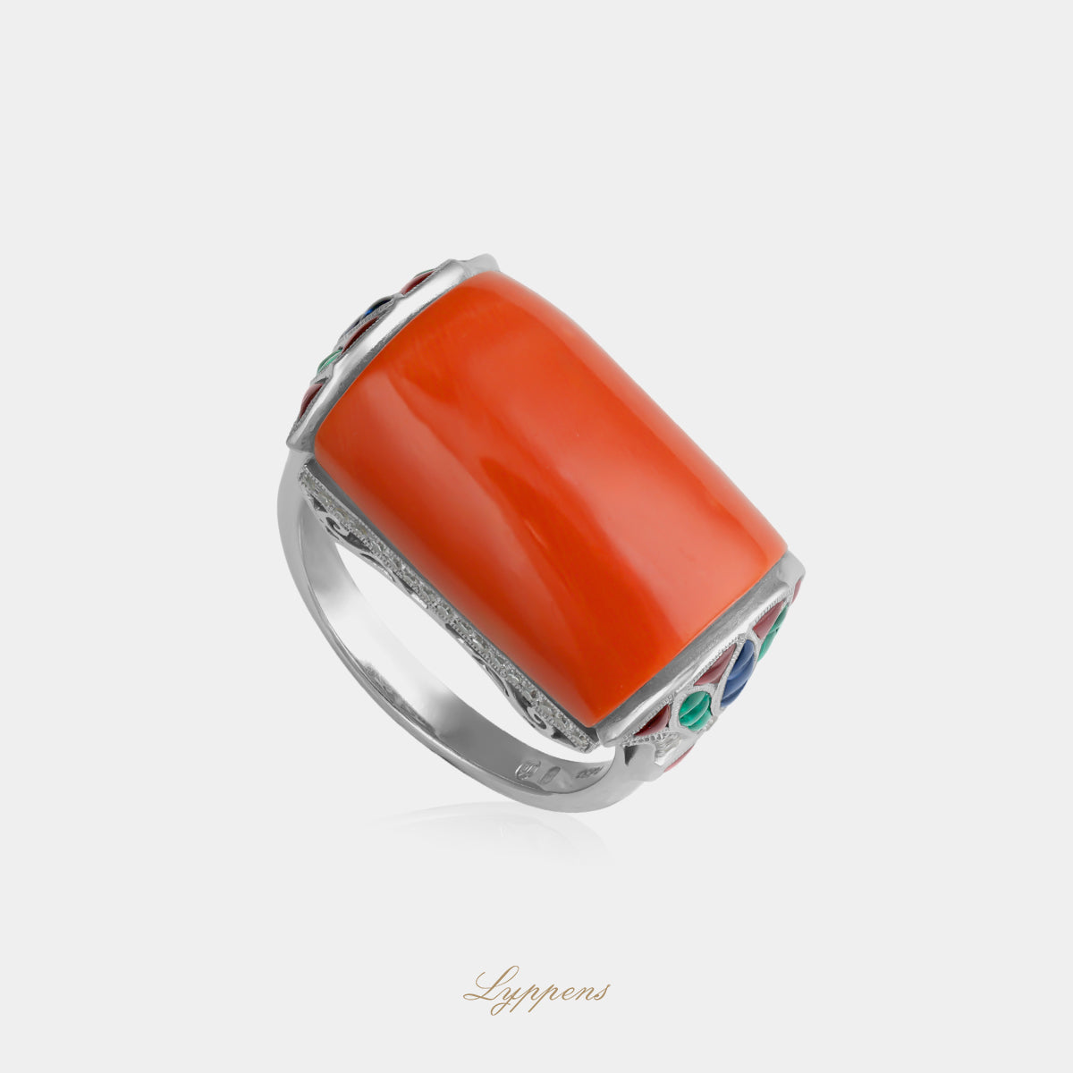 platina vintage ring met Egyptisch geïnspireerd ontwerp, bloedkoraal, saffier, smaragd en robijn