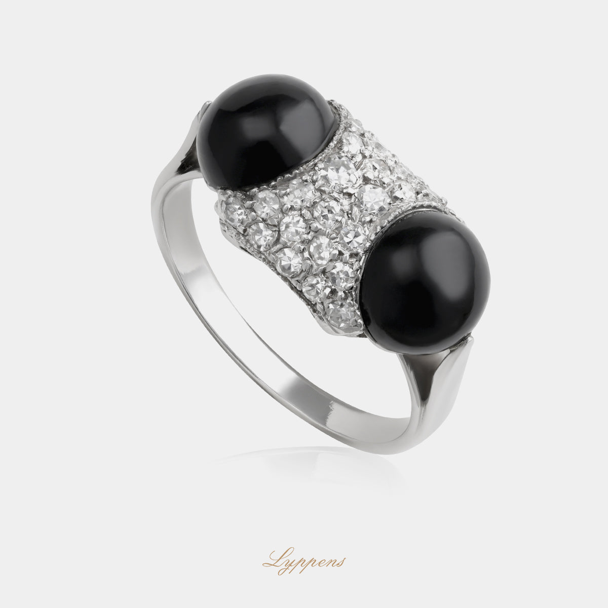 Platina vintage ring met onyx en diamant
