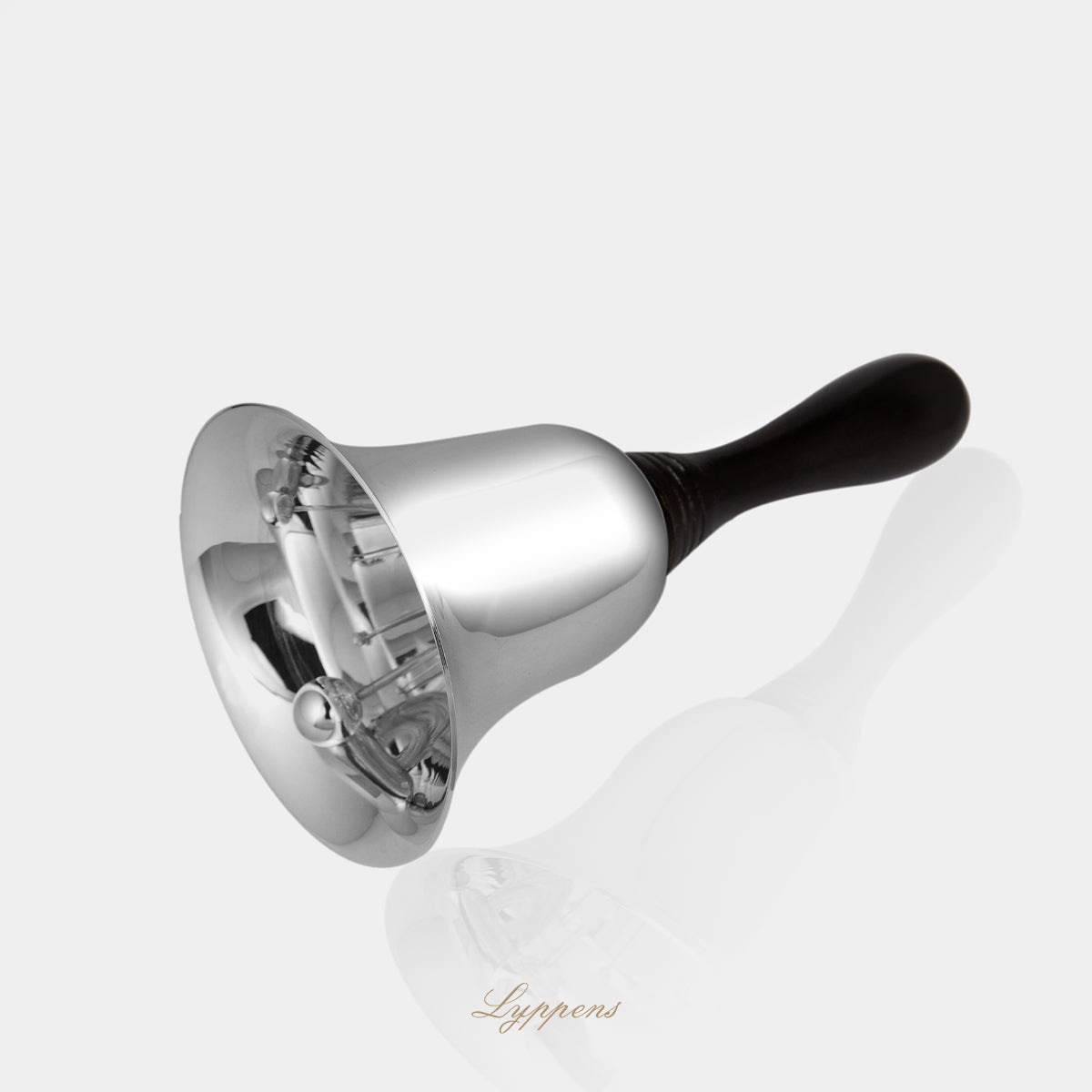 Eerste gehalte zilveren moderne tafelbel met houten greep.