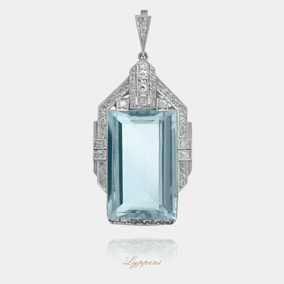 Platina Art deco hanger met een aquamarijn van 25ct en diamant