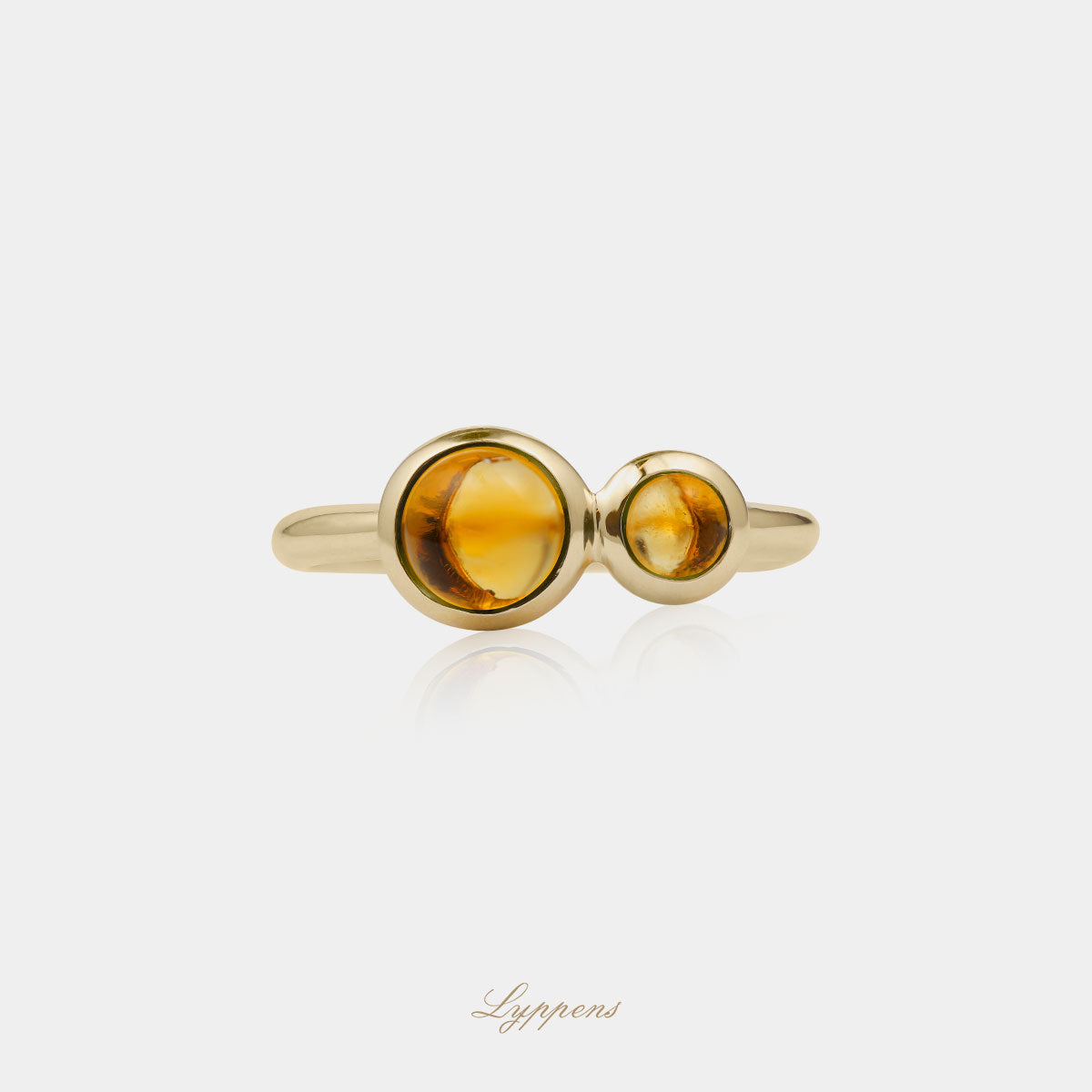 Geelgouden ring gezet met cabochon geslepen citrien.