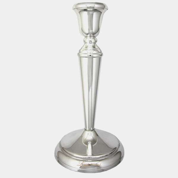 Eerste gehalte zilveren kandelaar model groot met parelrand.