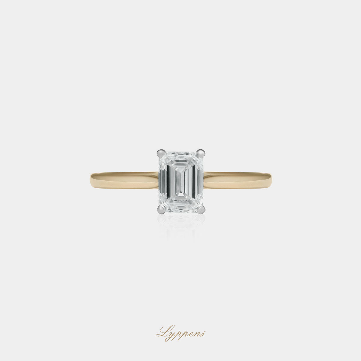 Geel- met witgouden solitair verlovingsring, deze ring is in het midden gezet met emerald geslepen diamant.