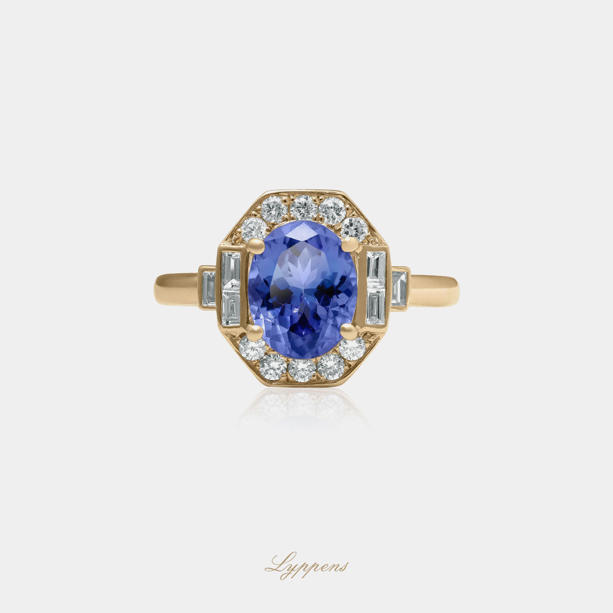 Geelgouden entourage ring, deze verlovings ring is gezet met tanzaniet in een entourage van diamant.