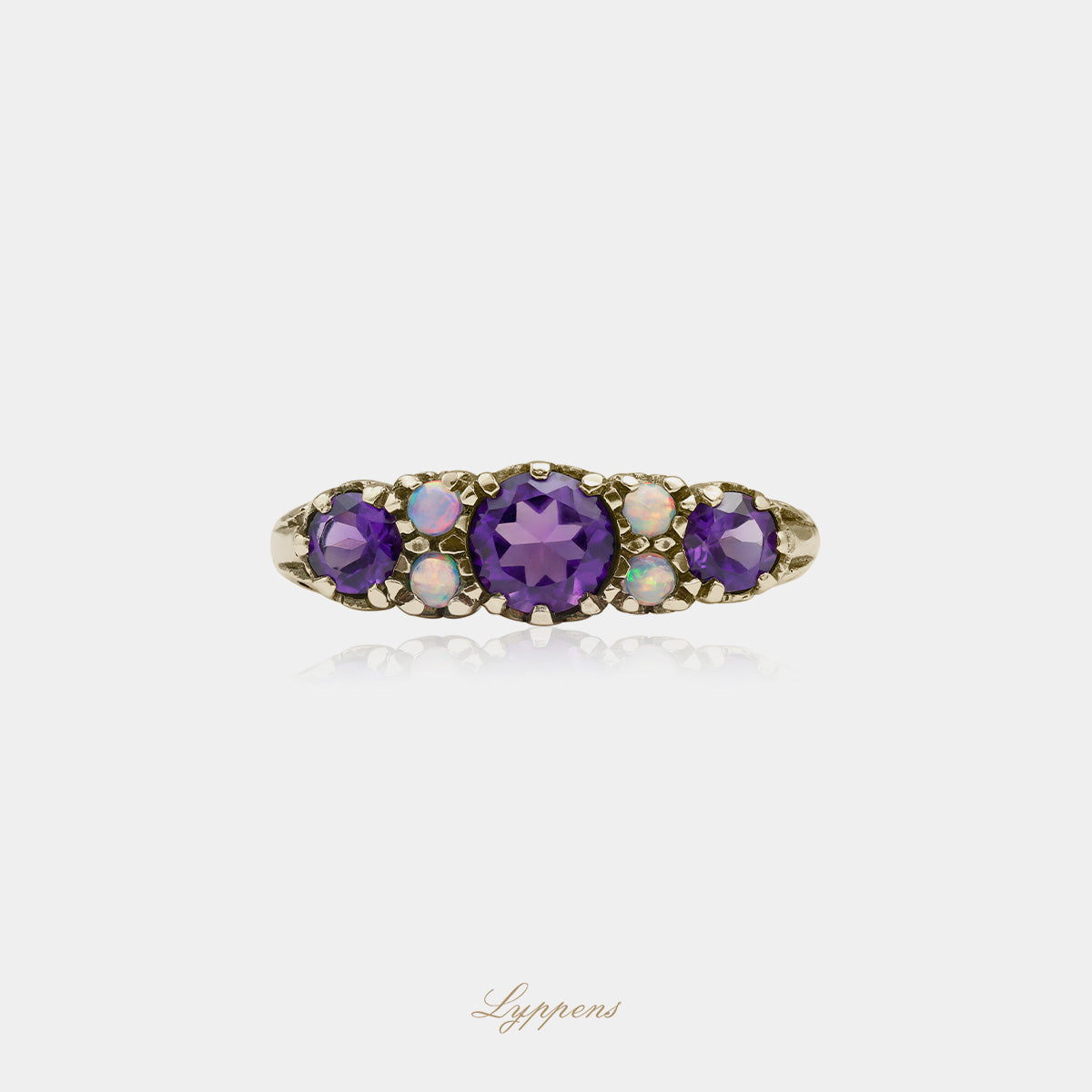 Yellow gold ring with amethyst and opal