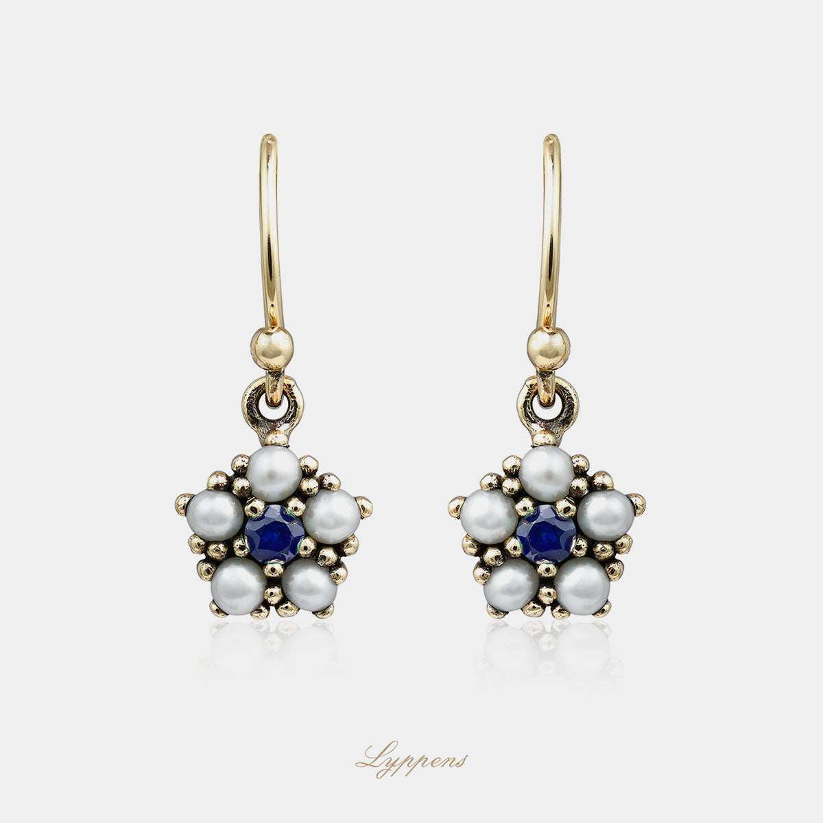 Yellow gold drop earrings with sapphire and pearls