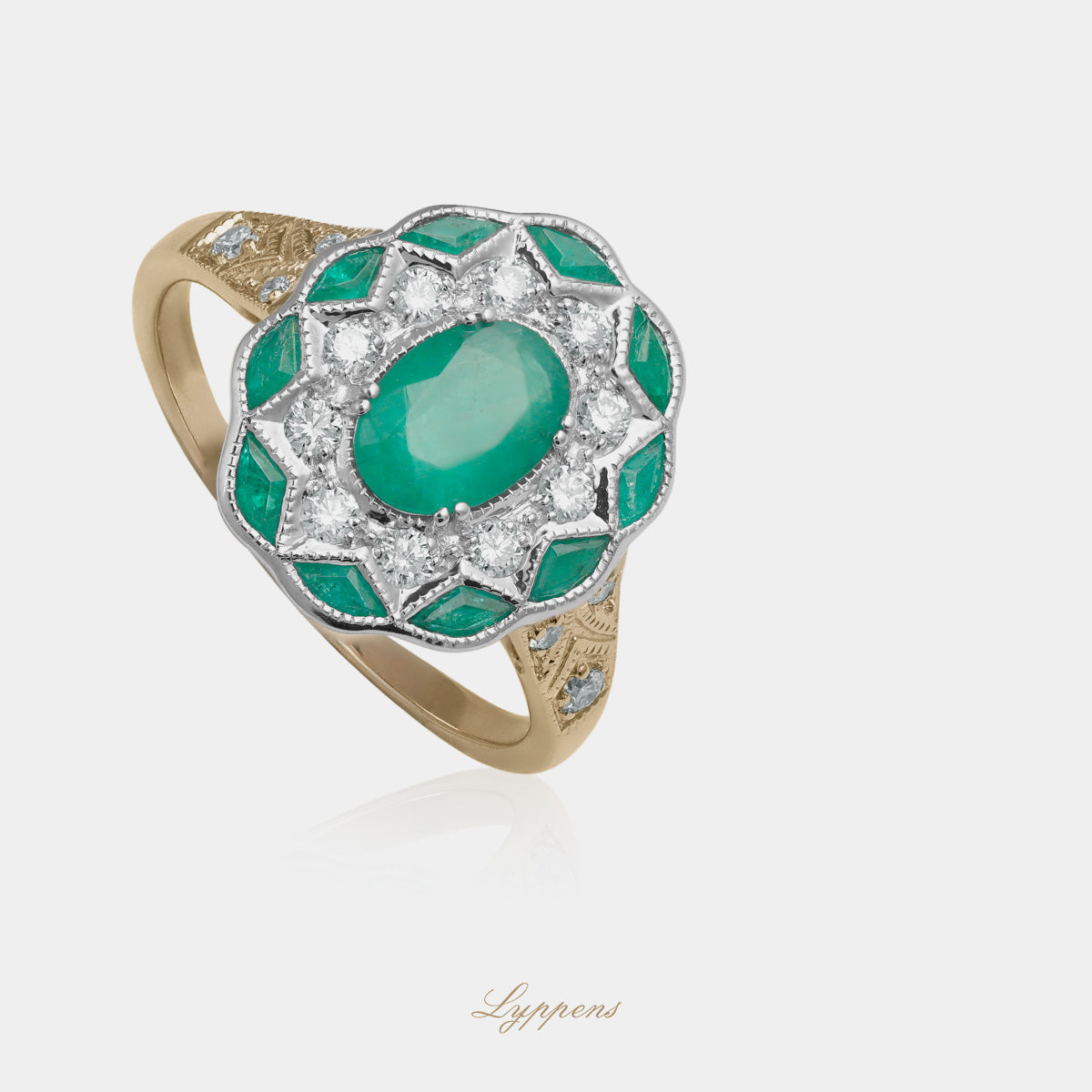 Yellow gold ring with emerald and diamonds