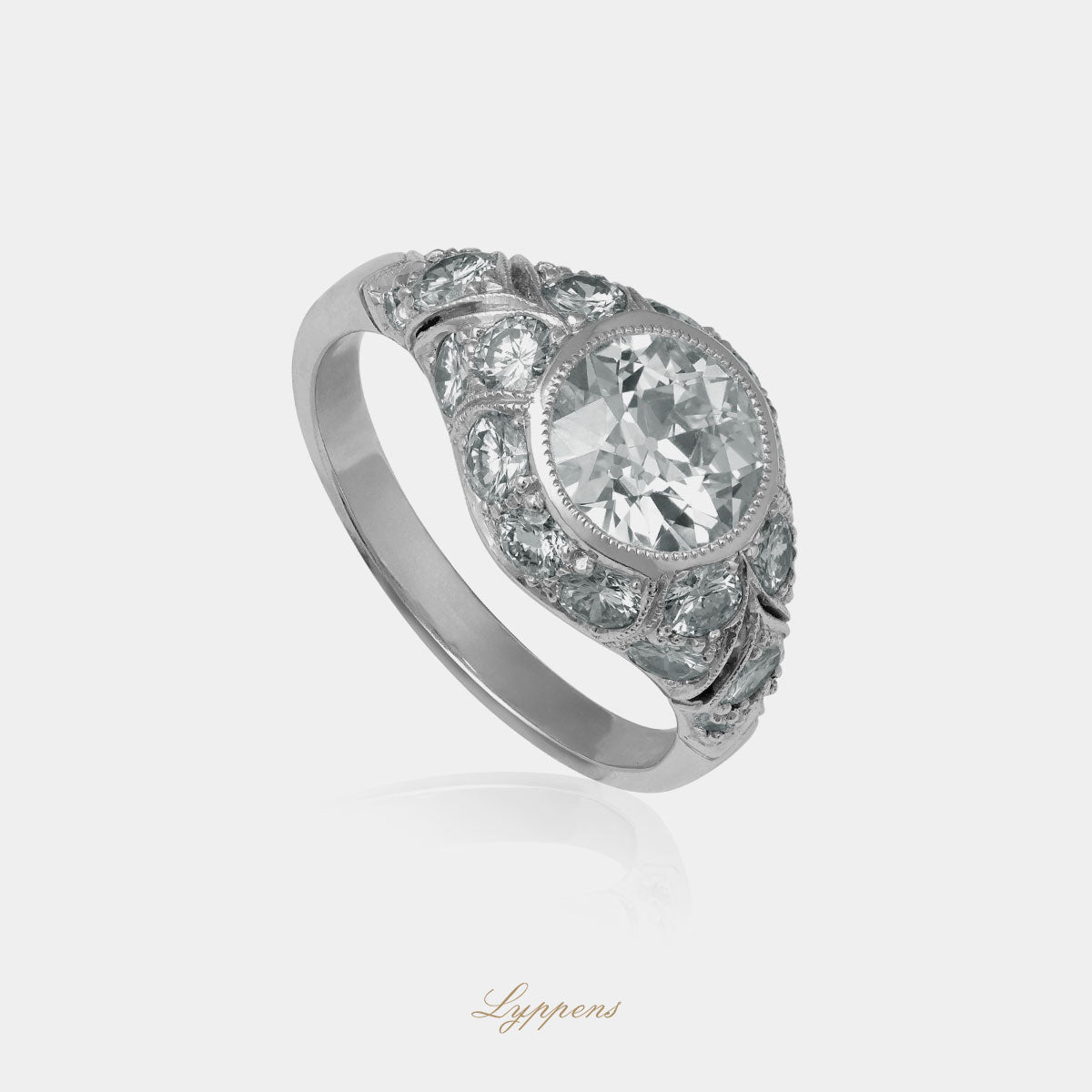 Witgouden vintage verlovingsring, deze ring is in het midden gezet met briljant geslepen diamant met een totaalgewicht van 1.50ct.